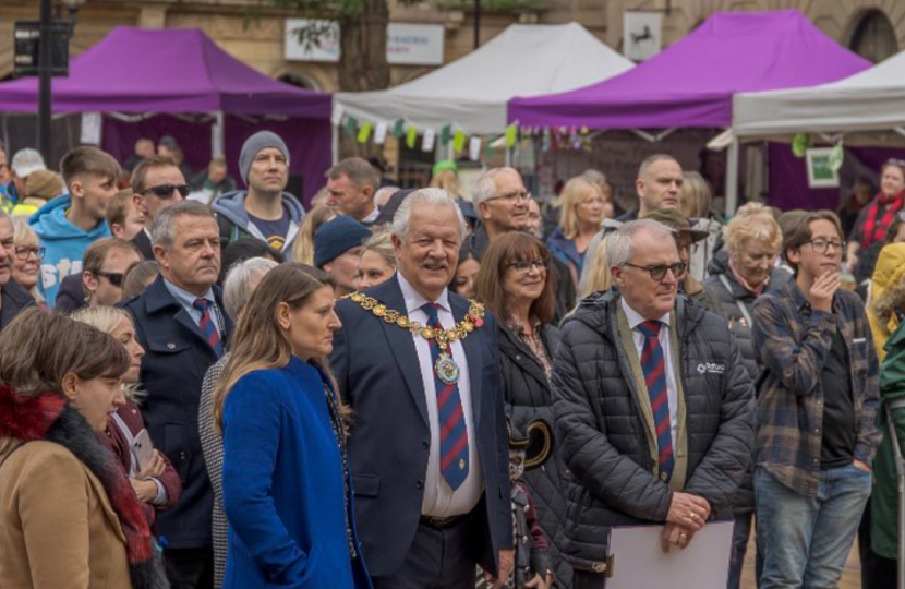 Theo Clarke MP visits Newly Refurbished Market Square